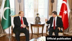 ترکی اور پاکستان کے وزرائے اعظم کی انقرہ میں ملاقات