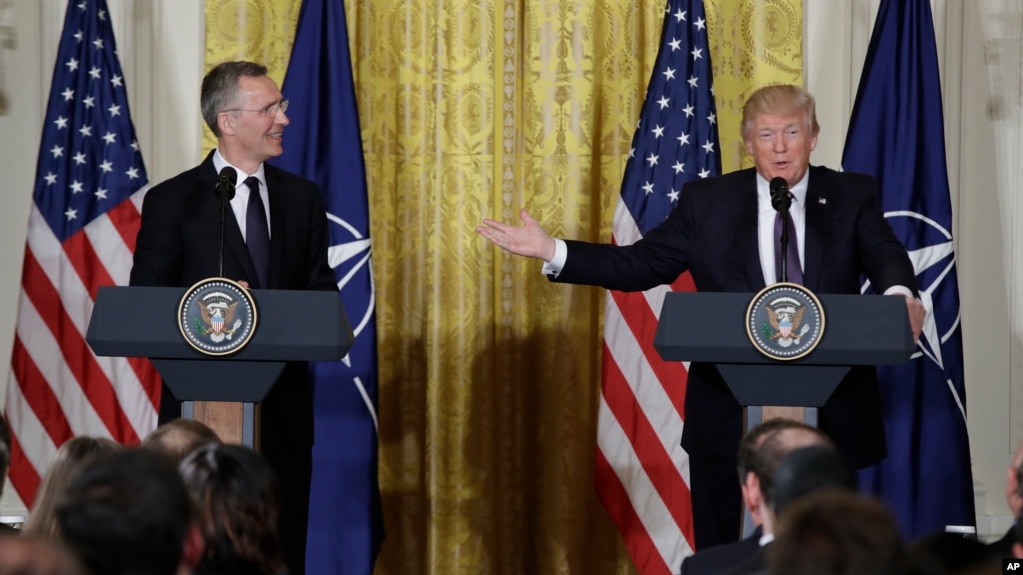 川普总统和北约秘书长斯托尔滕贝格在白宫举行记者会。（2017年4月12日）