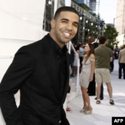 Aubrey Drake Graham arrives at the MTV Video Music Awards in 2010