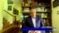 اگر مورخ کارش را درست انجام دهد هم طرفداران رژیم و هم طرفداران سلطنت به او حمله می‌کنند