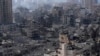 İsrail hava saldırıları nedeniyle Gazze'nin kuzeyinin enkaz yığınına dönüştüğü belirtiliyor