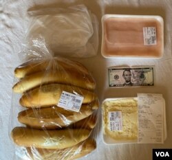 10 panes, 180 gramos de queso y 130 gramos de jamón. El mercado de 5 dólares de Gustavo Ocando.