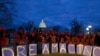 En la imagen de archivo "dreamers"se manifiestan en apoyo de la Acción Diferida para los Llegados en la Infancia (DACA) frente al Capitolio.