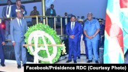 Président ya Togo Faure Gnassingbé Eyadema pene na mokokani wa ye ya Congo démocratique Félix Tshisekedi na lilita ya Nkondo Etienne Tshisekedi na Kinshasa, e juillet 2019. (Facebook/Présidence RDC)