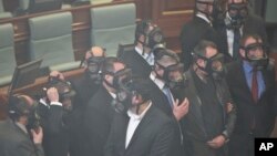 Ponovo suzavac u Skupštini Kosova