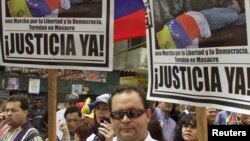 Marcha contra el presidente Hugo Chávez exigiendo justicia en Venezuela. El ex magistrado Eladio Aponte confirmó la existencia de presos políticos en Venezuela.