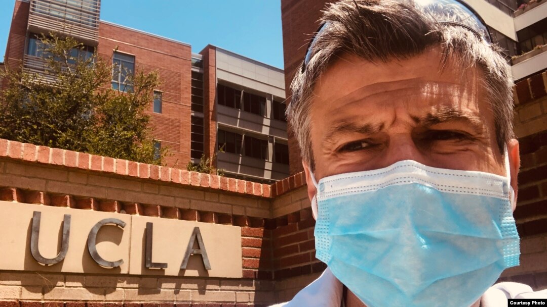 dr Igor Barjaktarević, specijalista pulomologije i intenzivne nege i docent na Univerzitetu Kalifornije u Los Anđelesu (UCLA) (Foto: Privatna arhiva)