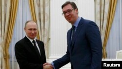 Predsednici Rusije i Srbije Vladimir Putin i Aleksandar Vučić (Foto: Reuters)