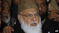 Qazi Hussain Ahmed, former leader of Pakistani religious party Jamat-i-Islami (file photo).