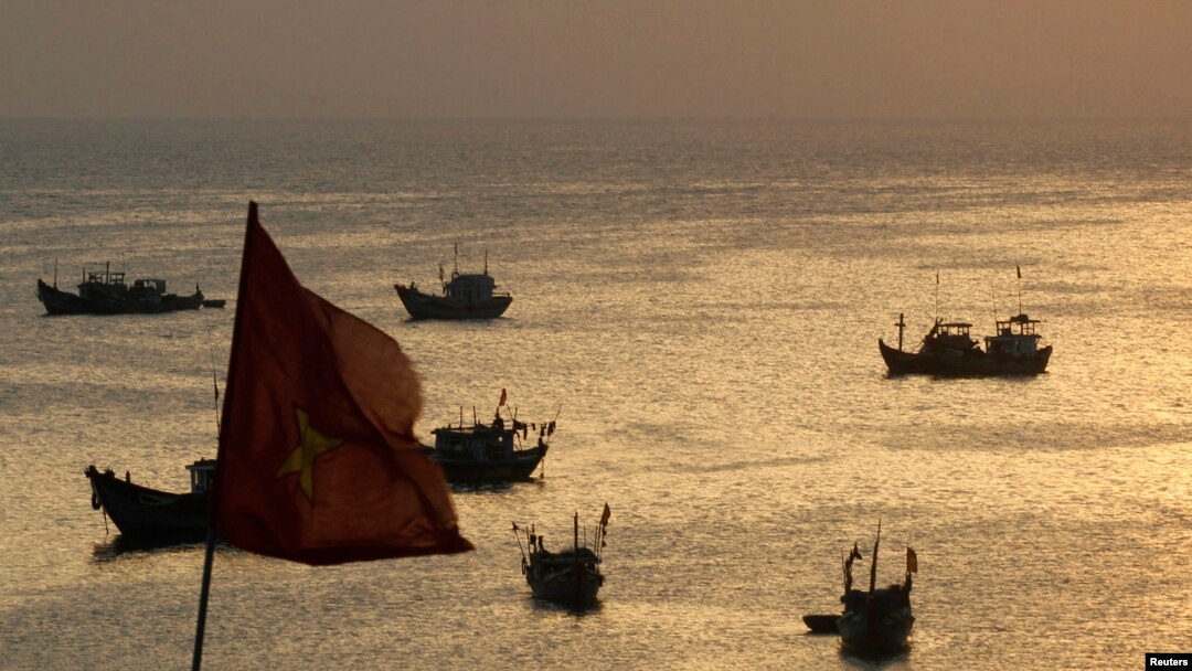 Kapal-kapal nelayan di pantai kepulauan Ly Son, Vietnam.