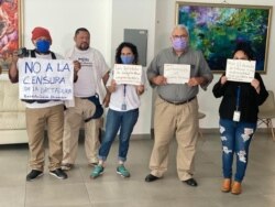 FILE - Nicaraguan journalists protest at the end of a press conference and after an attack on reporters, Oct. 20, 2020. (Image Credit: Houston Castillo)