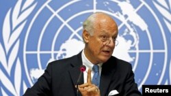 United Nations Special Envoy for Syria, Staffan de Mistura, addresses a news conference on the latest developments in Syria at the United Nations European headquarters in Geneva, Switzerland, Oct. 12, 2015.
