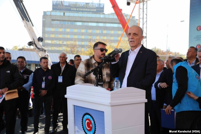 TÜRK-İŞ Genel Başkanı Ergün Atalay miting alanından hükümete seslendi.