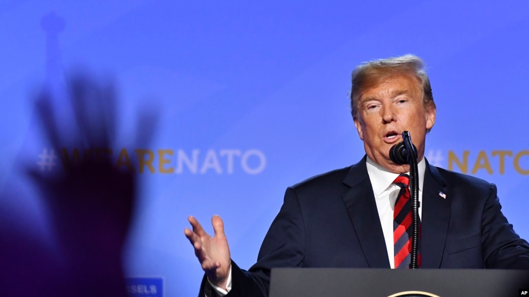 TT Mỹ Donald Trump phát biểu tại cuộc họp báo sau hội nghị thượng đỉnh tại trụ sở NATO ở Bruxelles, Bỉ. Ảnh chụp ngày 12/7/2018. (AP Photo/Geert Vanden Wijngaert)