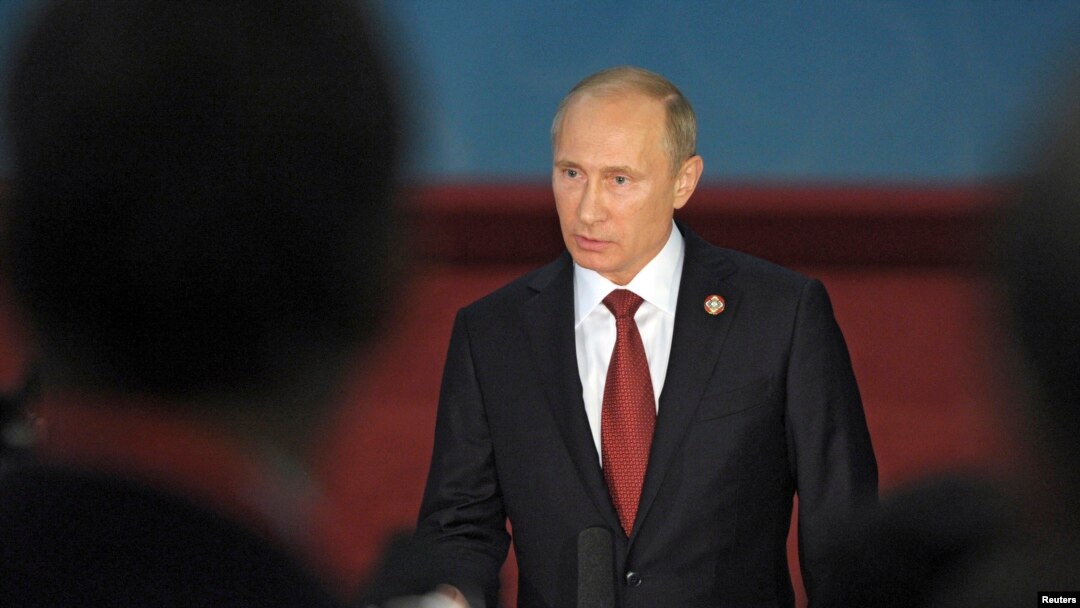 Presiden Rusia Vladimir Putin meragukan legitimasi pemilihan presiden mendatang di Ukraina. 