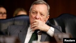 Dick Durbin, demócrata número dos en el Senado de EE.UU., conocido como un hábil negociador, llegó a Venezuela para reunirse con el presidente Nicolás Maduro, y representantes de la oposición.