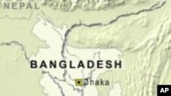 일본 히로시마 평화 기념공원에서 6일 원자폭탄 투하 68주년을 맞아 당시의 희생자들을 추모하기 위한 비둘기를 날리고 있다.