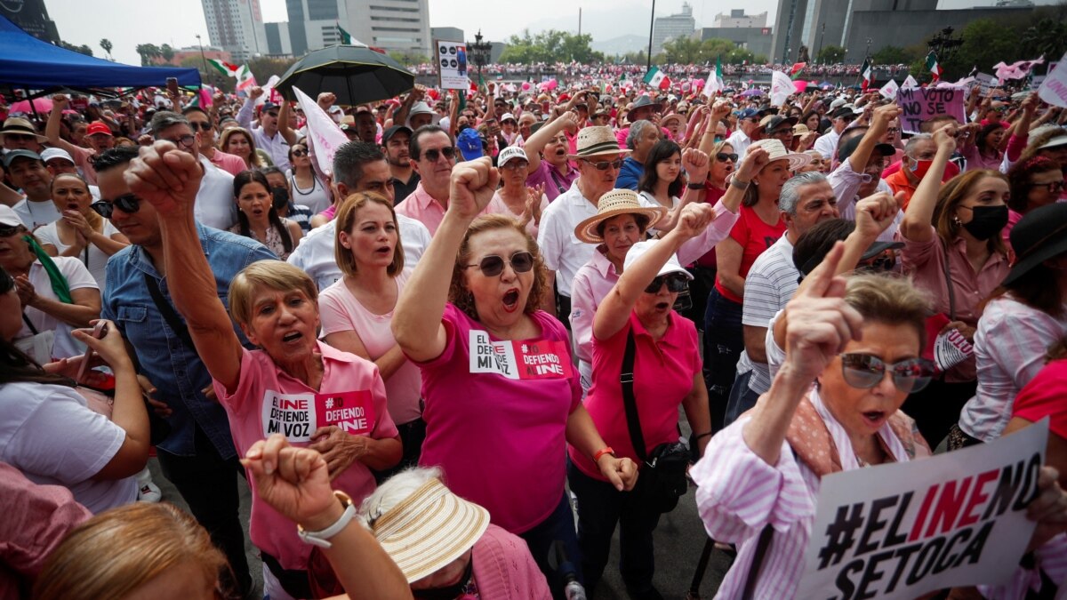 Tens of Thousands Protest Mexico's Electoral Law Changes