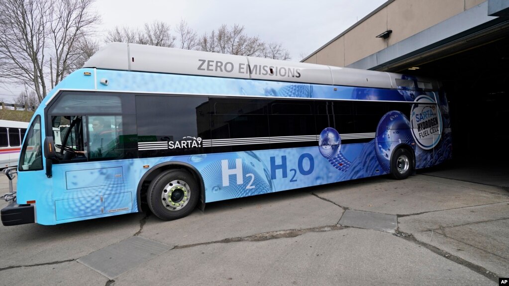 اتوبوسی که با سوخت هیدروژنی حرکت می‌کند 