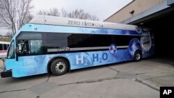 اتوبوسی که با سوخت هیدروژنی حرکت می‌کند 