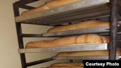 Kati: Ouw ka mara kono, "Bourou Pain" ko geueleya le do, Bourou glanaw ka baara bla ko fe,