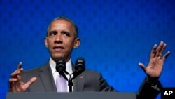 9일 바락 오바마 미국 대통령이 워싱턴에서 오바마케어를 옹호하는 연설을 하고 있다.