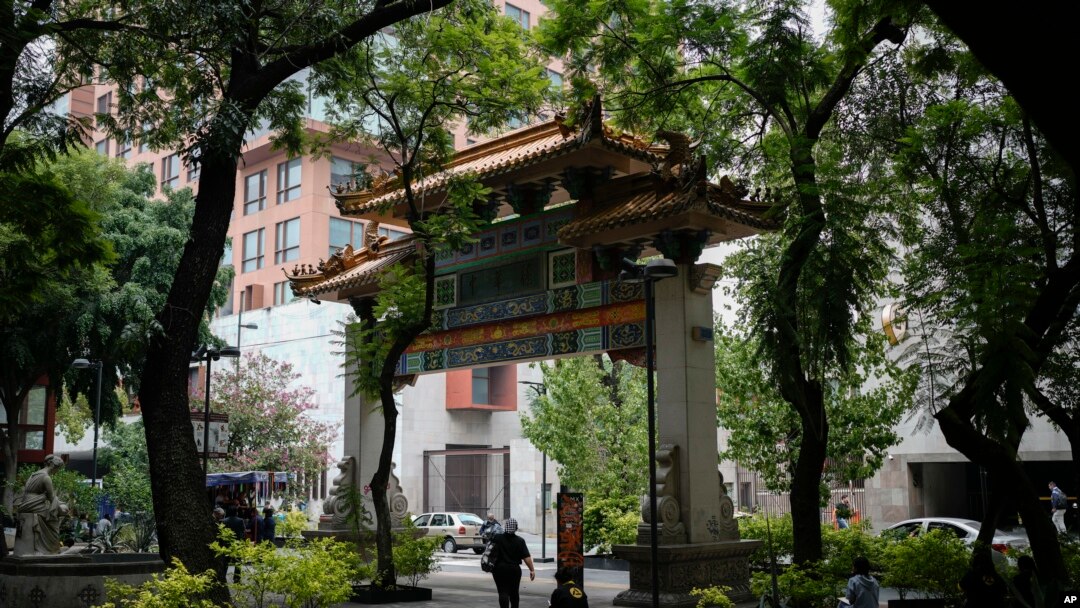 Một cổng chào do chính phủ Trung Quốc tặng tại Degollado Plaza ở Mexico City, ngày 24/7/2024.