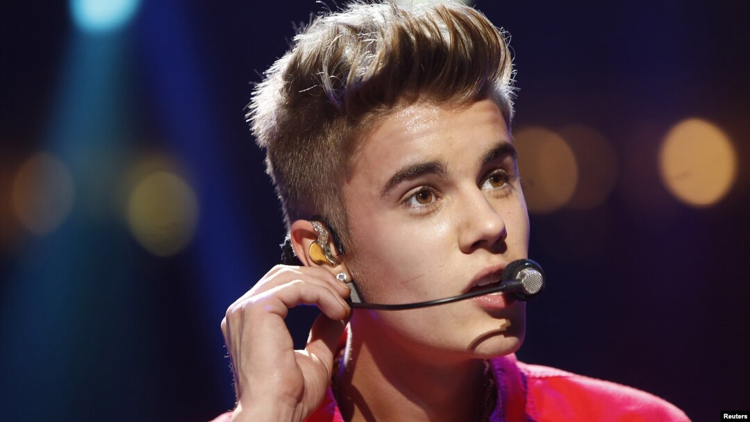 Singer Justin Bieber performs during the Z100 Jingle Ball at Madison Square Gardens in New York, December 7, 2012. 