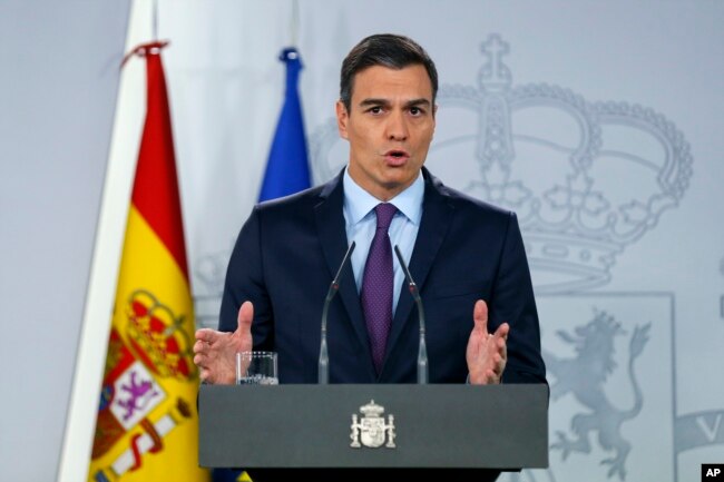Spain's Prime Minister Pedro Sanchez delivers a statement at the Moncloa Palace in Madrid, Spain, Feb. 4, 2019.