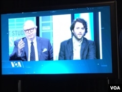 Journalist Michael Weiss, right, participated in a VOA-Newseum forum discussing ISIS’s use of propaganda during a town hall at the Newseum in Washington, D.C., Oct. 21, 2015.