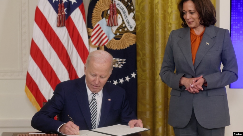 Biden Signs Order Requiring Artificial Intelligence Safeguards