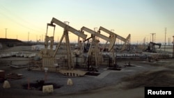 Các công ty dầu lửa và một số các tổ chức bảo thủ cho rằng Mỹ giờ đây là nước sản xuất dầu lớn nhất thế giới.