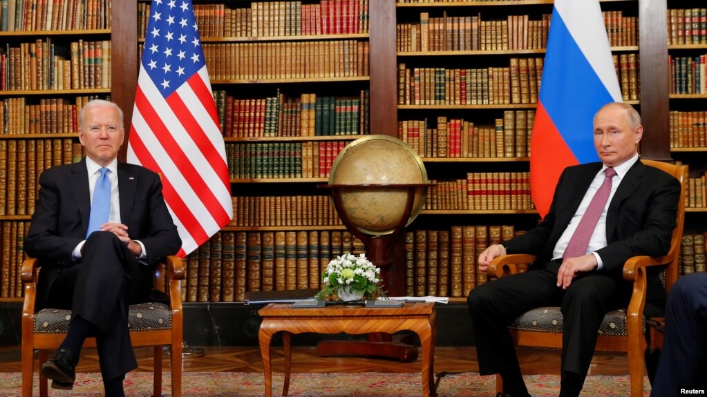 Tổng thống Mỹ Joe Biden và Tổng thống Nga Vladimir Putin họp thượng đỉnh tại Geneva, Thụy Sĩ, ngày 16/6/2021.