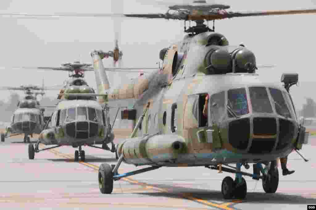 در حال حاضر، نیروهای ائتلاف بین&zwnj;المللی به رهبری امریکا، حدود پنج برابر بیشتر از نیروی هوایی افغانستان عملیات&zwnj;های هوایی انجام می&zwnj;دهند. تنها در سال گذشته میلادی، تعداد این عملیات&zwnj;ها به ۶۵۰۰ می&zwnj;رسید.