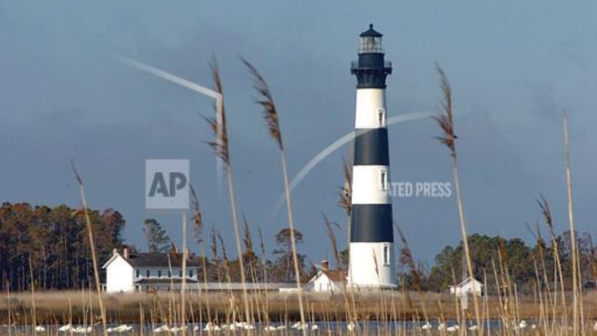 Cape Lookout Lighthouse closes for repairs due to safety concerns, News