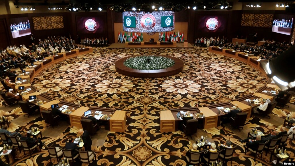 Arab leaders and head of delegations attend the 28th Ordinary Summit of the Arab League at the Dead Sea, Jordan, March 29, 2017. 