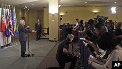 The Palestinian envoy to the U.N. Riyad Mansour speaks to reporters at United Nations headquarters, November 3, 2011.