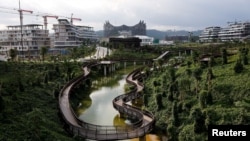 Istana Garuda, calon Istana Kepresidenan, dan kantor menteri terlihat sedang dibangun di ibu kota baru Nusantara di Kalimantan Timur, 16 Agustus 2024. (Foto: Reuters)