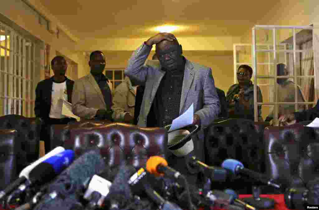 Zimbabwe&#39;s Prime Minister Morgan Tsvangirai gestures during a news conference, Harare, Aug. 3, 2013. Tsvagirai said the election is &quot;null and void&quot; due to alleged violations in the voting process, but president Robert Mugabe has denied vote rigging