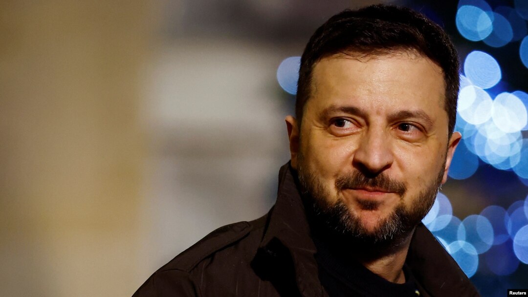 FILE - Ukraine's President Volodymyr Zelenskyy leaves a meeting in Paris, France, December 7, 2024.