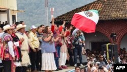 Kandidat oposisi dalam pilpres Meksiko, Xochitl Galvez, menyampaikan pidato dalam sebuah kampanye di Zinacantan, Chiapas, Meksiko, pada 26 Mei 2024. (Foto: AFP/Isaac Guzman)