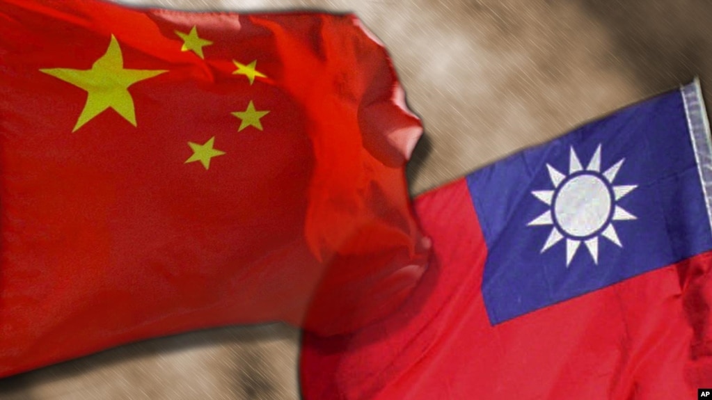 中国与台湾旗帜(photo:VOA)