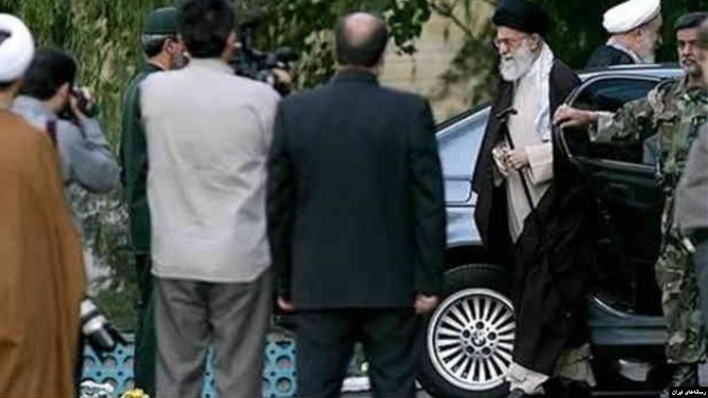 خامنه ای با ادعای ساده‌زیستی، مالک امپراتوری ۹۵ میلیارد دلاری است