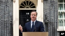 British Prime Minister David Cameron makes a statement appealing for people to vote to remain in the European Union outside 10 Downing Street in London, June 21, 2016. Britain votes whether to stay in the EU in a referendum on Thursday.