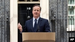 British Prime Minister David Cameron makes a statement appealing for people to vote to remain in the European Union outside 10 Downing Street in London, June 21, 2016. Britain votes whether to stay in the EU in a referendum on Thursday.