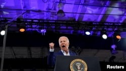 O Presidente dos EUA, Joe Biden, faz campanha em Raleigh