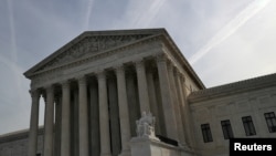Gedung Mahkamah Agung Amerika Serikat di Washington, 20 Maret 2019. (Foto: Reuters)