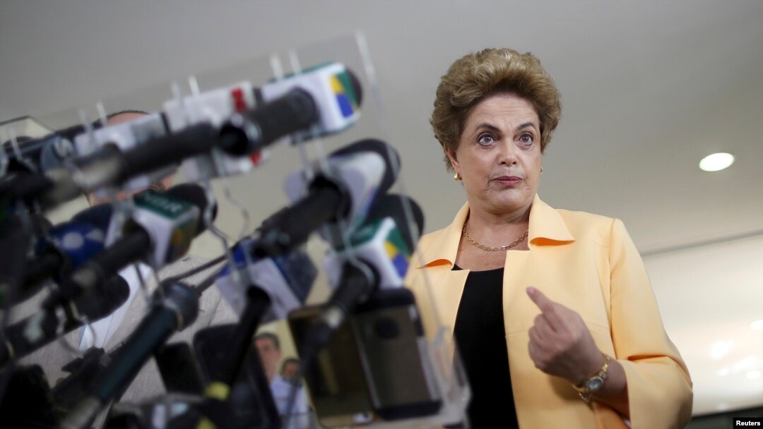 Presiden Dilma Rousseff dalam konferensi pers di Brasilia, Brazil (5/4). (Reuters/Adriano Machado)