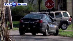 Cảnh sát Mỹ truy tìm kẻ giết người rồi khoe lên Facebook (VOA60)
