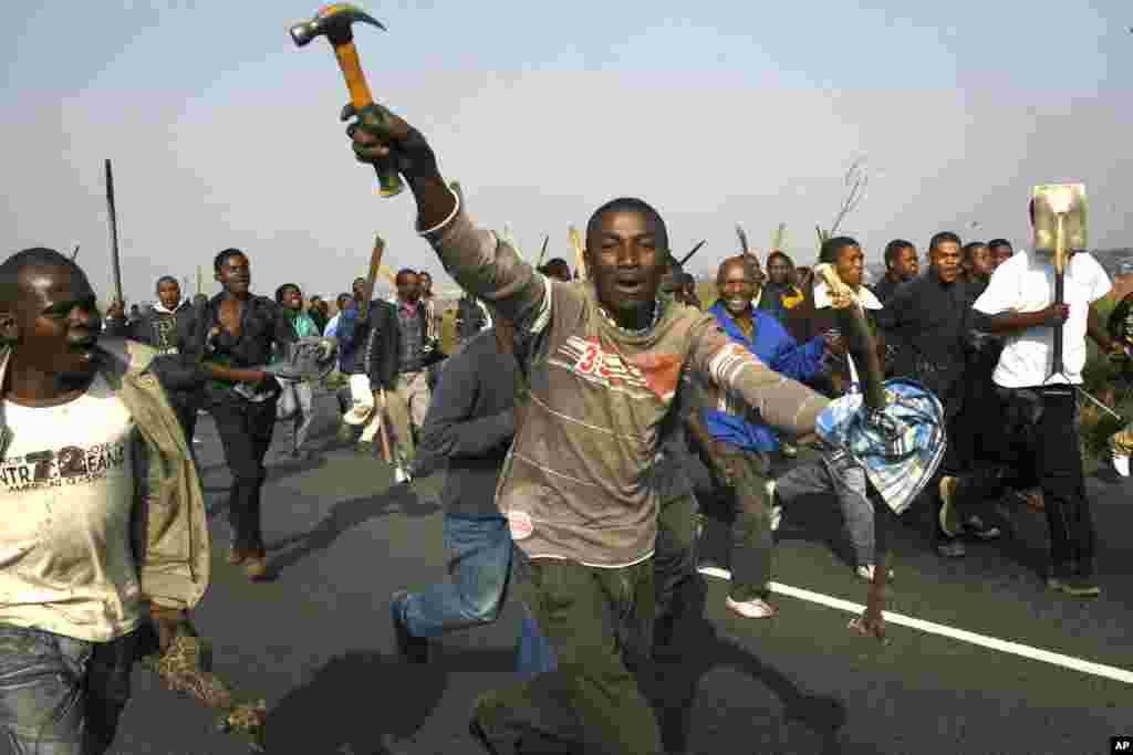 Des xénophobes s'attaquent à des immigrants en République sud-afriacine.